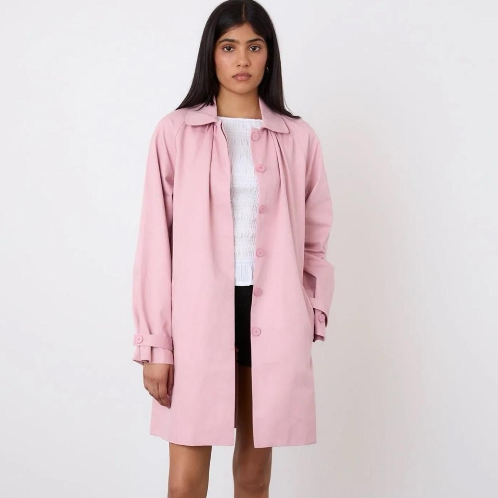 Peachy Den trench